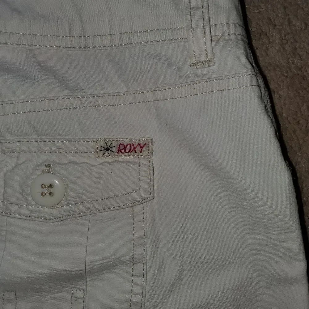 Roxy Cargo Shorts 0 - Picture 3 of 5
